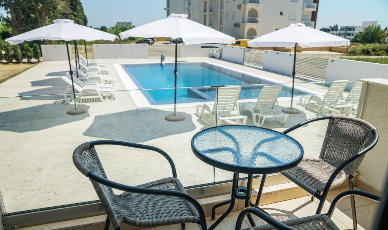 La Dolce Vita Residence Ulcinj Buitenkant foto